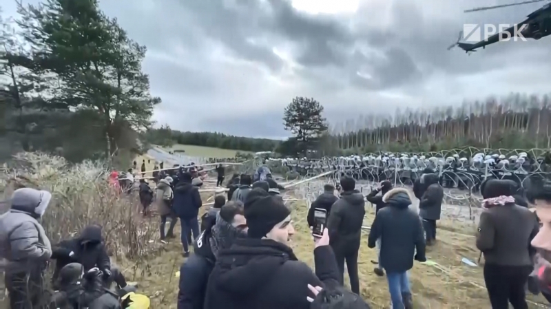 С дровами за проволокой: почему беженцы пытаются прорваться в Польшу