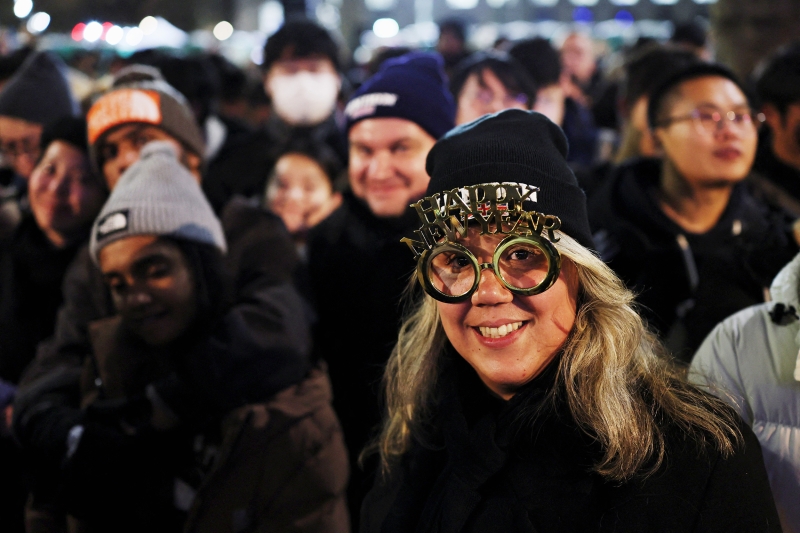 Салют у Бурдж-Халифа и Парфенона: как встретили Новый год в мире