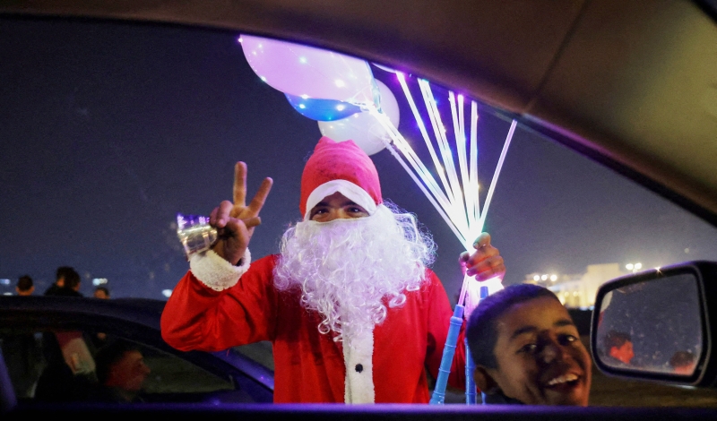 Салют у Бурдж-Халифа и Парфенона: как встретили Новый год в мире