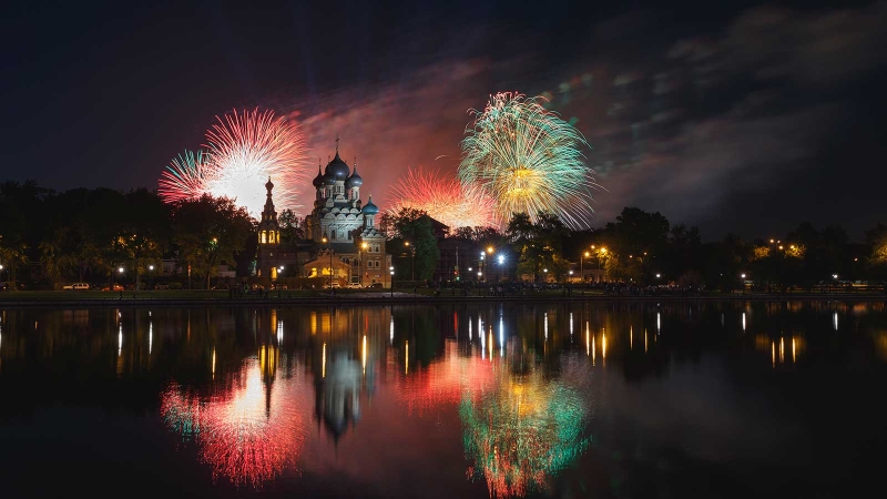 Салют в Москве в честь Дня Победы. Видео