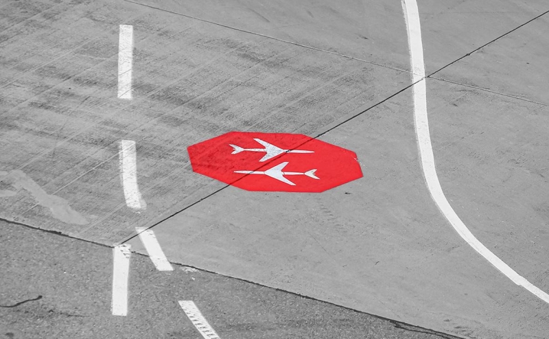 Самолет экстренно сел в Ульяновске из-за смерти пассажира в туалете