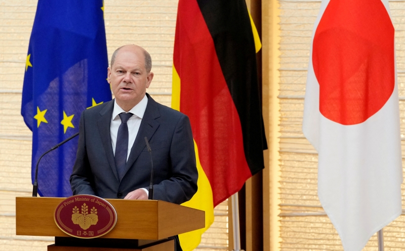 Самолет канцлера ФРГ Шольца облетел Россию через Северный полюс