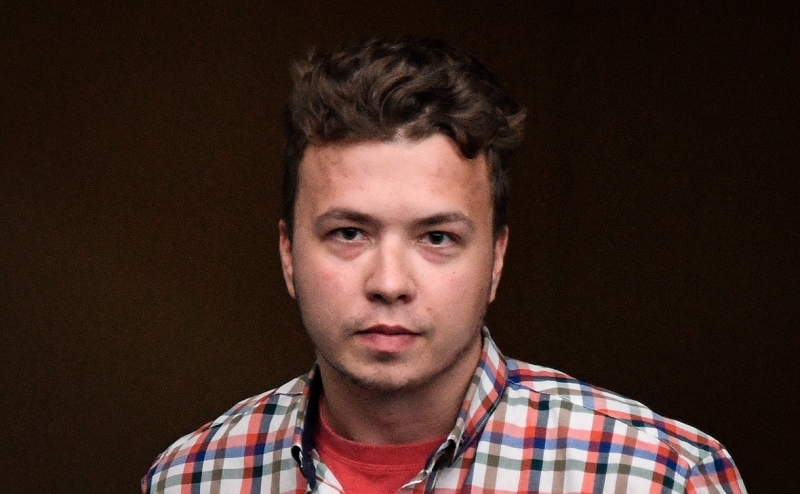 Самолет Ryanair сел в Афинах в сопровождении F-16 после сообщения о