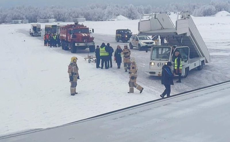 Самолет выкатился за пределы полосы при посадке в Архангельске