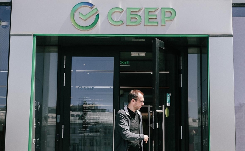 Сбербанк сократил долю американских банкоматов до 5%
