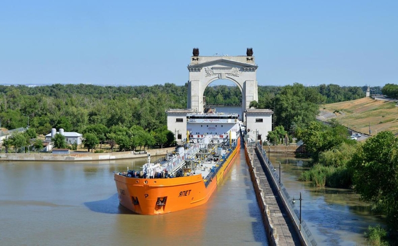 Сбербанк вышел из капитала судоходной компании «Роснефти»