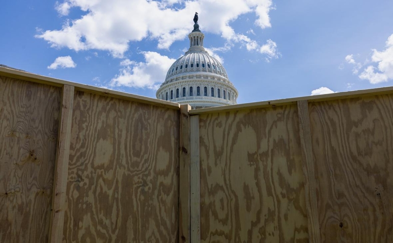 Сенат США не смог принять ни один закон о финансировании правительства