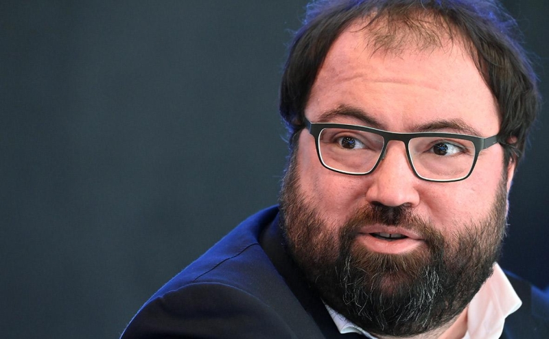 Шадаев после задержания зама допустил, что в Минцифры «полетят стрелы»