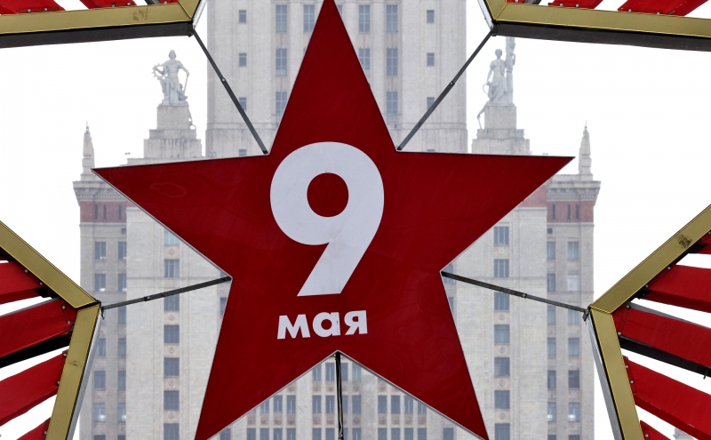 Шойгу, Колокольцев и космонавты поздравили россиян с Днем Победы