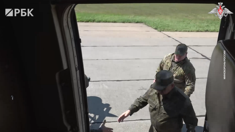 Шойгу показали трофейную шведскую БМП