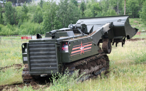 Шойгу заявил о серийном производстве боевых роботов с ИИ в России