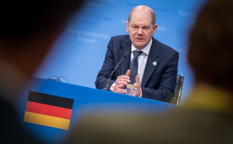 Шольц выступил против ввода миротворцев НАТО на Украину