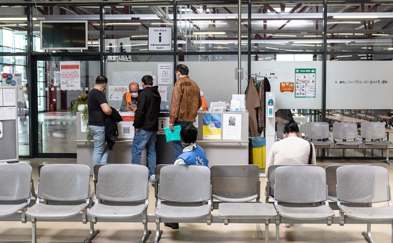 Шольц заявил, что в Германию едет слишком много беженцев