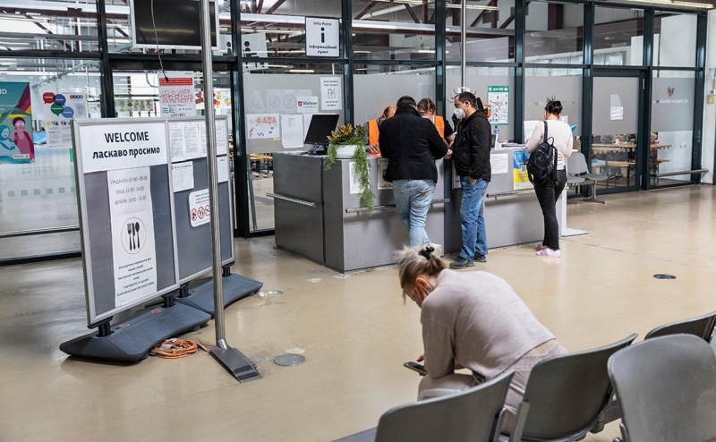 Шольц заявил, что в Германию едет слишком много беженцев