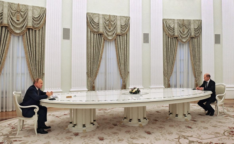 Шольц заявил о готовности продолжать диалог с Путиным