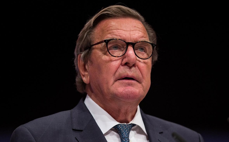 Шрёдера не позвали на юбилей его партии