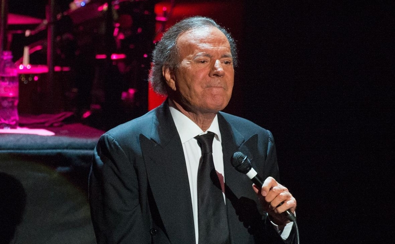 Шварценеггера задержали в аэропорту Мюнхена из-за часов для аукциона