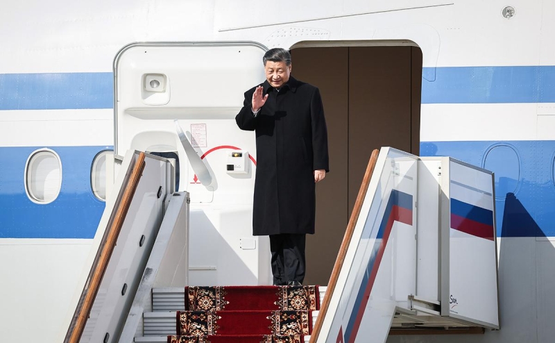 Си Цзиньпин прилетел в Москву