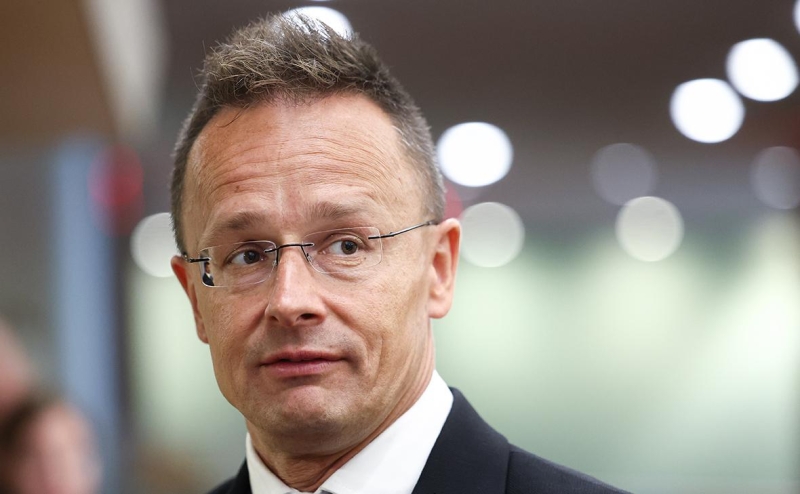 Сийярто призвал Польшу отказаться от критики Венгрии за связи с