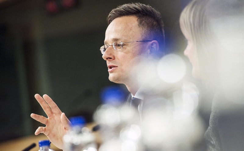 Сийярто заявил о противоположном подходе к конфликтам на Украине и в