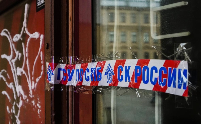 Силовики пришли с обысками в 13 баров в центре Петербурга