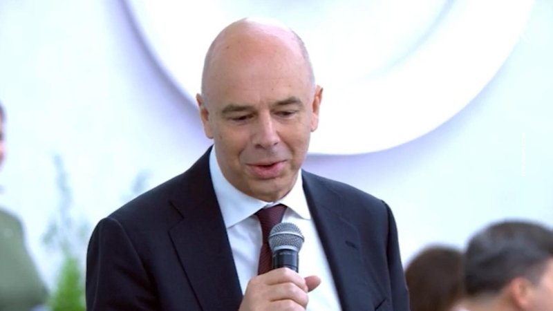 Силуанов пообещал не повышать налоги, хотя &laquo;бюджет серьезно штормит&raquo;