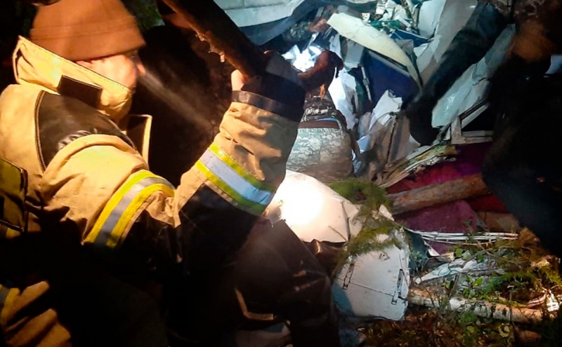 СК назвал две версии крушения самолета в Иркутской области