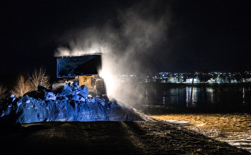 СК возбудил уголовное дело из-за прорыва дамбы в Орске