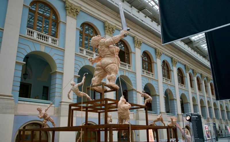 СК вызвал на допрос автора скульптуры «Большая мать» Олега Кулика