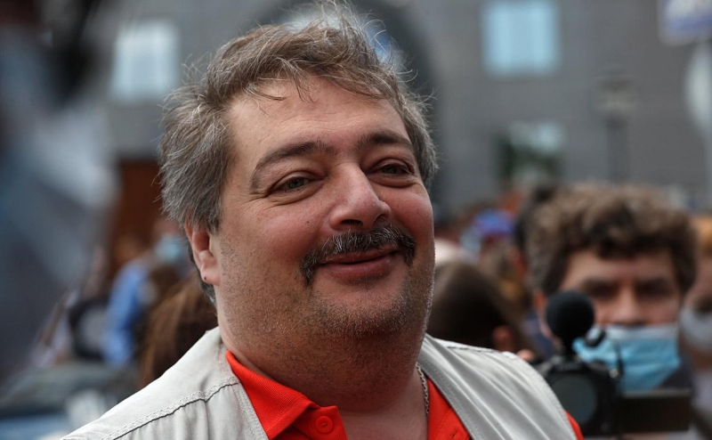 Следствие попросило арестовать Дмитрия Быкова