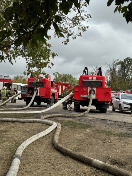 Слюсарь подтвердил атаку Украины на НПЗ, который тушат четвертый день