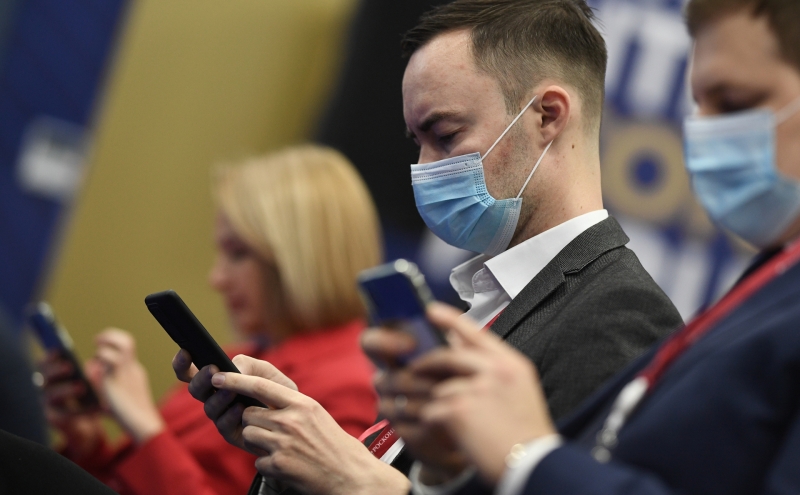 СМИ узнали о слежке за журналистами властями Венгрии и еще 10 стран