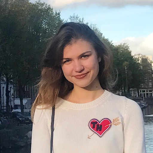 СМИ узнали о слежке за журналистами властями Венгрии и еще 10 стран