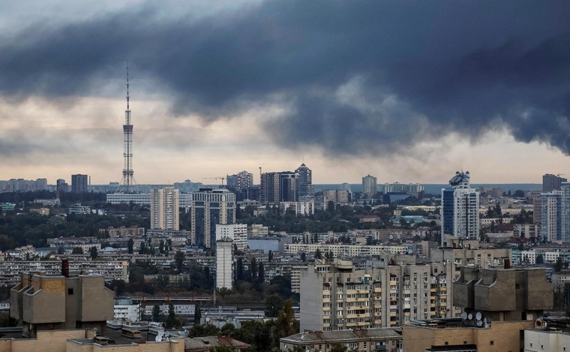 Снаряд повредил здание польского посольства в Киеве