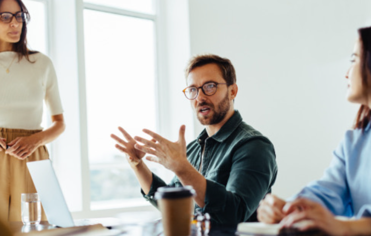 СНБО удалил пост с обвинениями выдвиженца Трампа в «работе на Кремль»