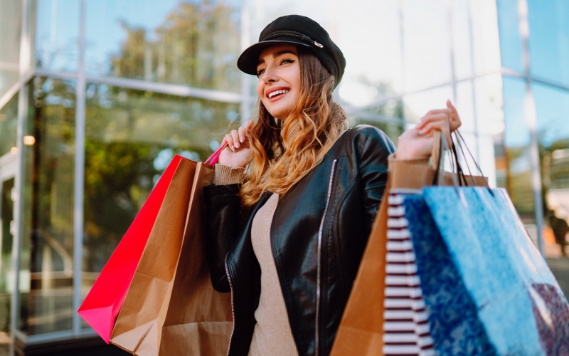 Снятая с выборов экс-глава штаба Навального в Петербурге уехала из России