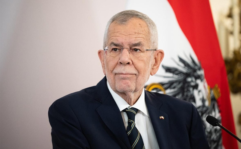 Собака президента Молдавии Санду укусила лидера Австрии ван дер