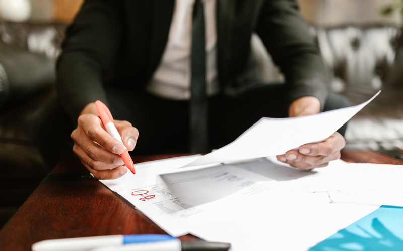 Собчак и пассажиров Mercedes вызвали на допрос после ДТП в Сочи