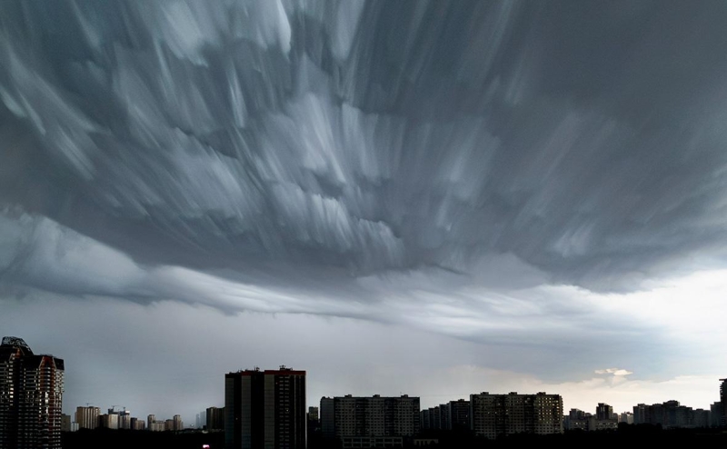 Собянин посоветовал не выходить на улицу 20 июня из-за угрозы смерчей