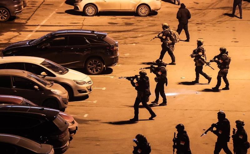 СОБР покинул горящий «Крокус Сити» из-за невозможности там находиться