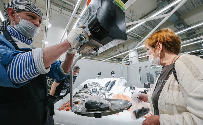 Социологи назвали самую пострадавшую от кризиса категорию россиян