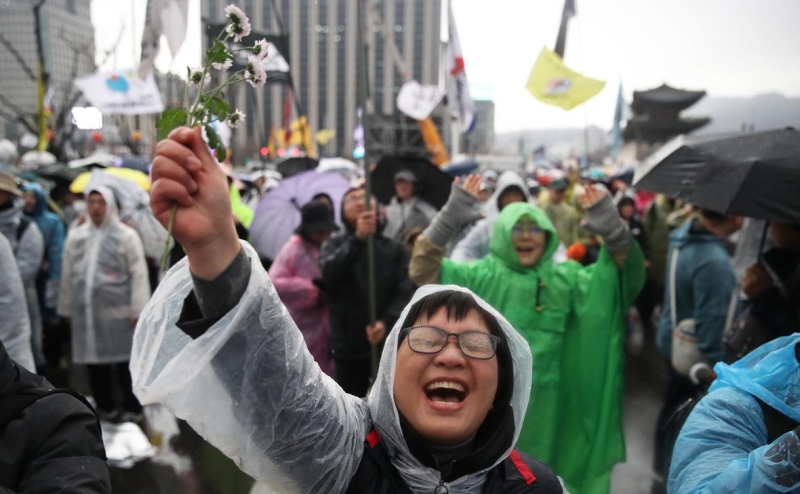 Социологи ВШЭ назвали факторы «невооруженных революций»