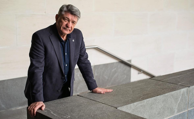 Сокуров сообщил об отказе выдать прокатное удостоверение его &laquo;Сказке&raquo;