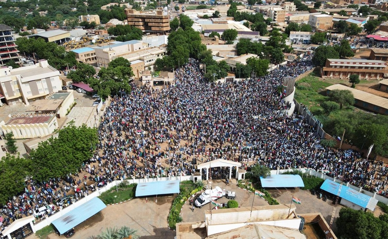 Соседи Нигера выдвинули ультиматум мятежникам и пригрозили вторжением