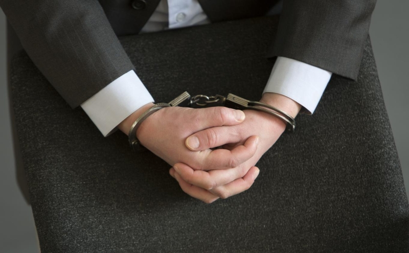 Сотруднику Минобороны дали девять лет за откат на ₽15 млн