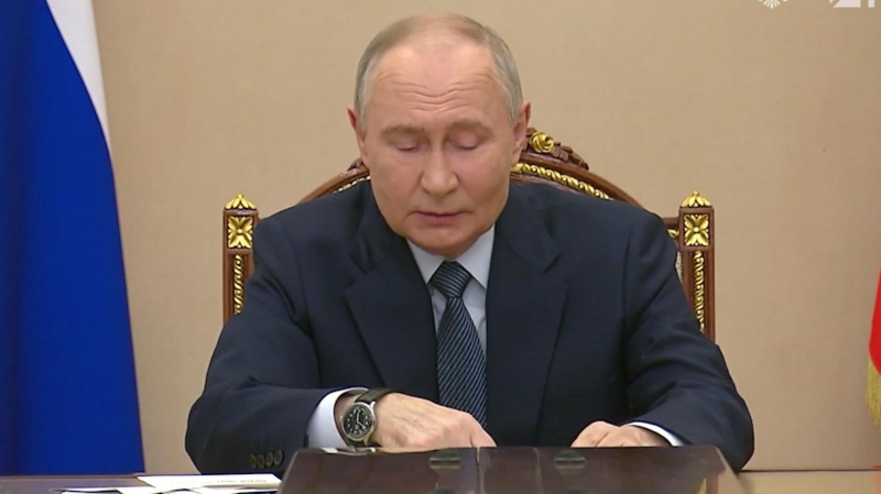 Совещание Путина c Минобороны о ракете «Орешник». Видео