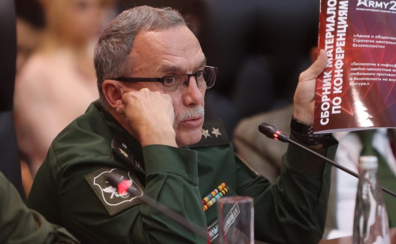 Советник Шойгу заявил о разработке НАТО когнитивно-ментальных