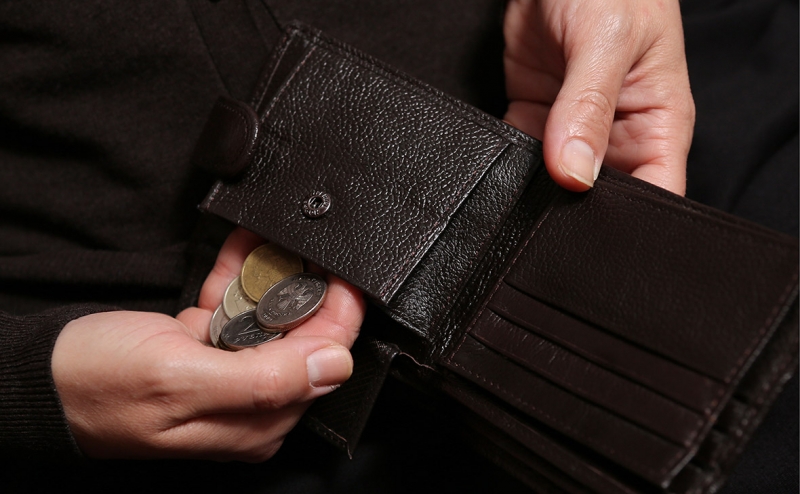 Спад реальных доходов россиян замедлился к середине года