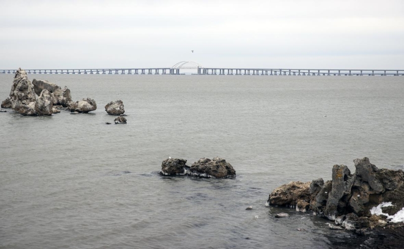 Спасатели сообщили о повреждении танкера в Керченском проливе из-за