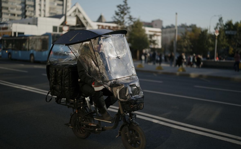 Средние зарплаты курьеров в Москве выросли за год на 38%